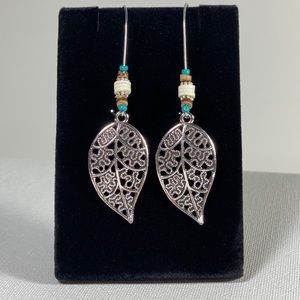 Dangle pierced earrings